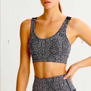 Varley XS EDRIS sports bra, mini cheetah. Like new